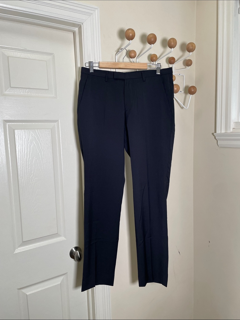 Hugo Boss - Wool Straight Legged Dress Pants - Navy 32